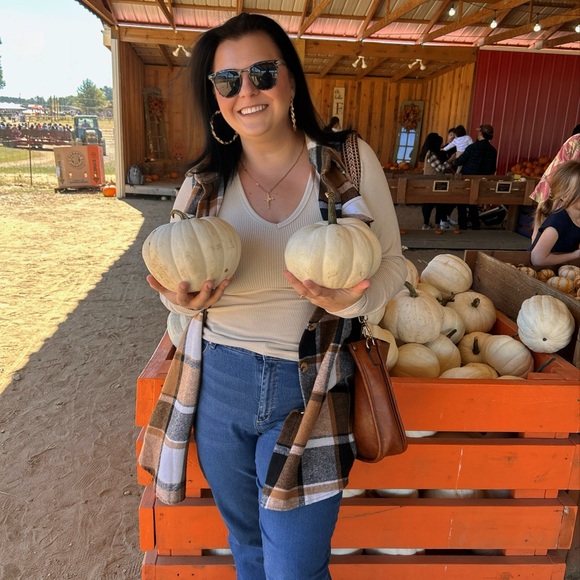 Meet your Posher, Everythingmichaela - Picture 1 of 1